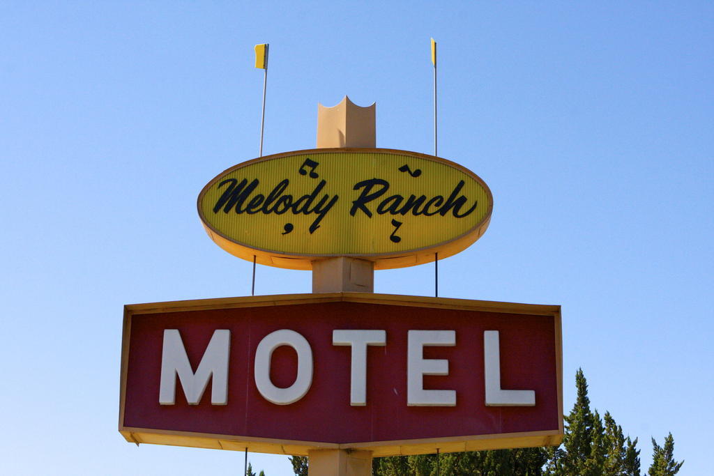 Melody Ranch Motel Paso Robles Esterno foto